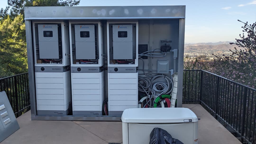 picture of an off-grid power bank and battery for solar